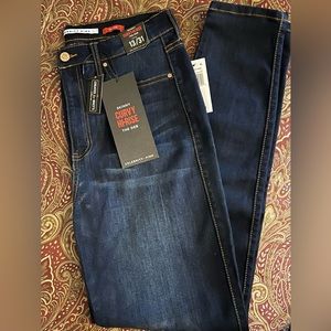 Celebrity Pink Skinny Curvy Hi-Rise Jeans (The Deb), size Junior 13/31